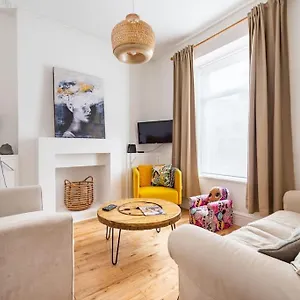 Penarth Townhouse Close To & Bay Holiday home