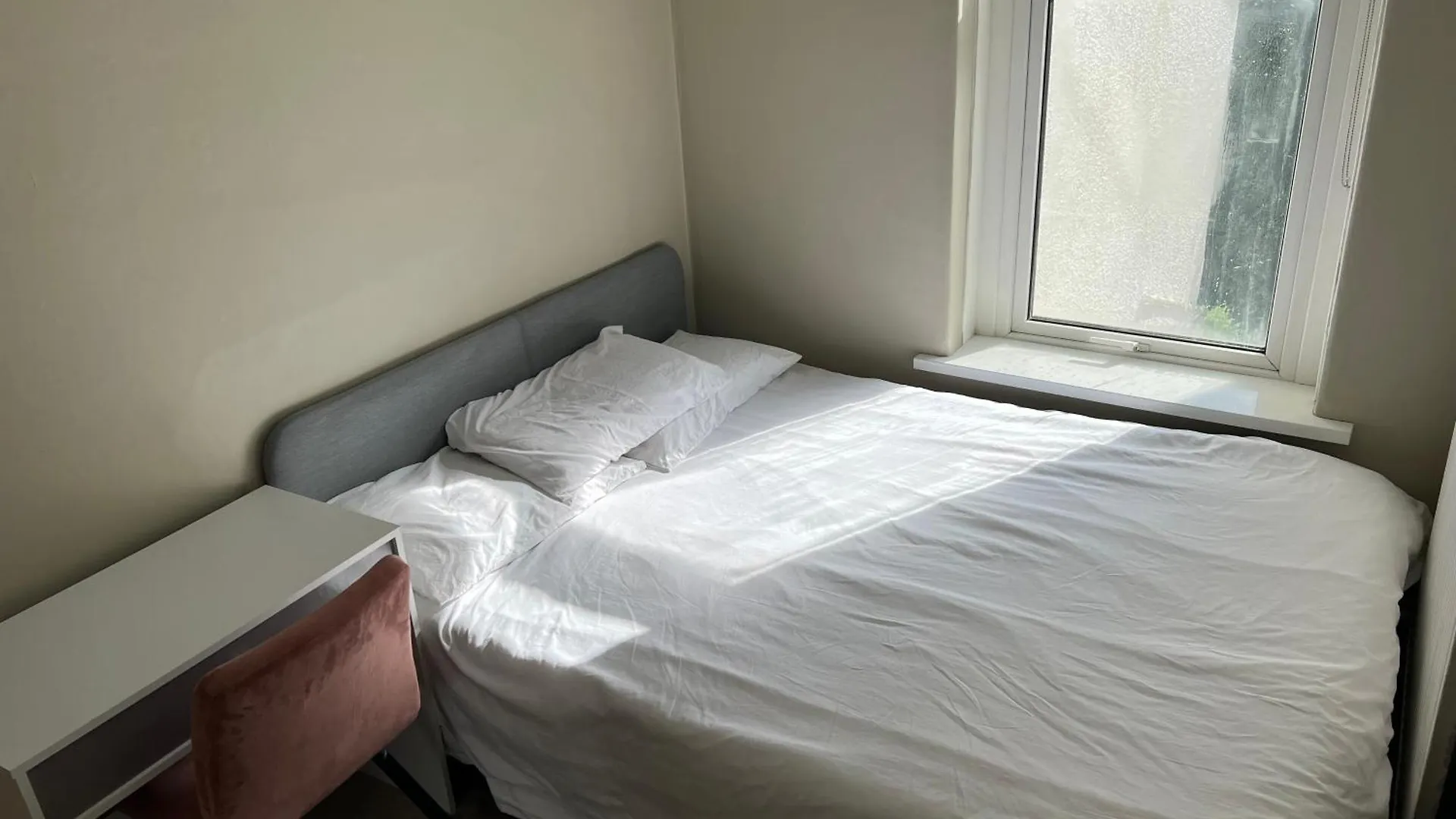2 Bed Townhouse Near City Centre, Good Parking location